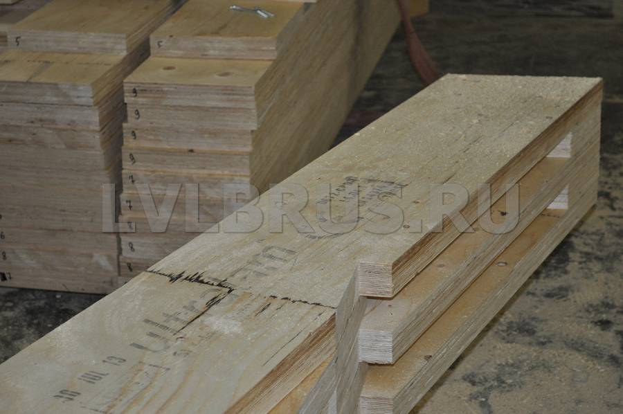 Иготовление деревянных конструкций кровли из ЛВЛ бруса