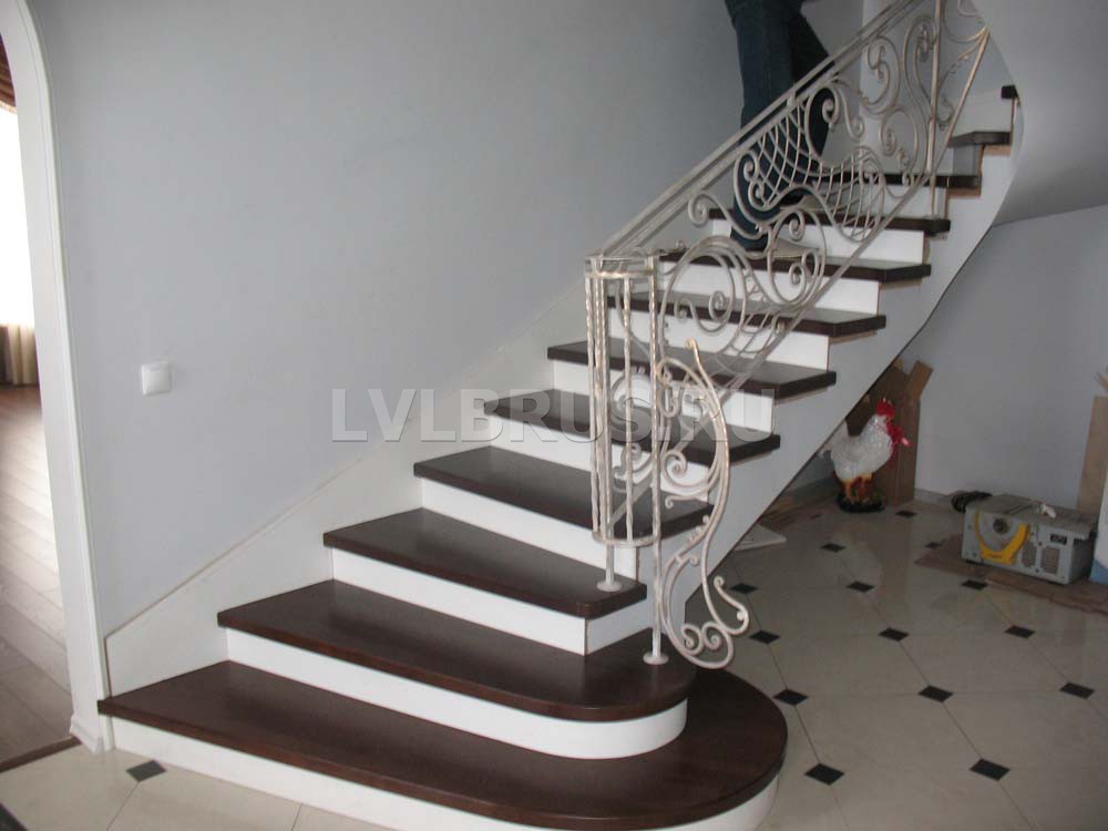 Изготовление и монтаж лестницы в помещении